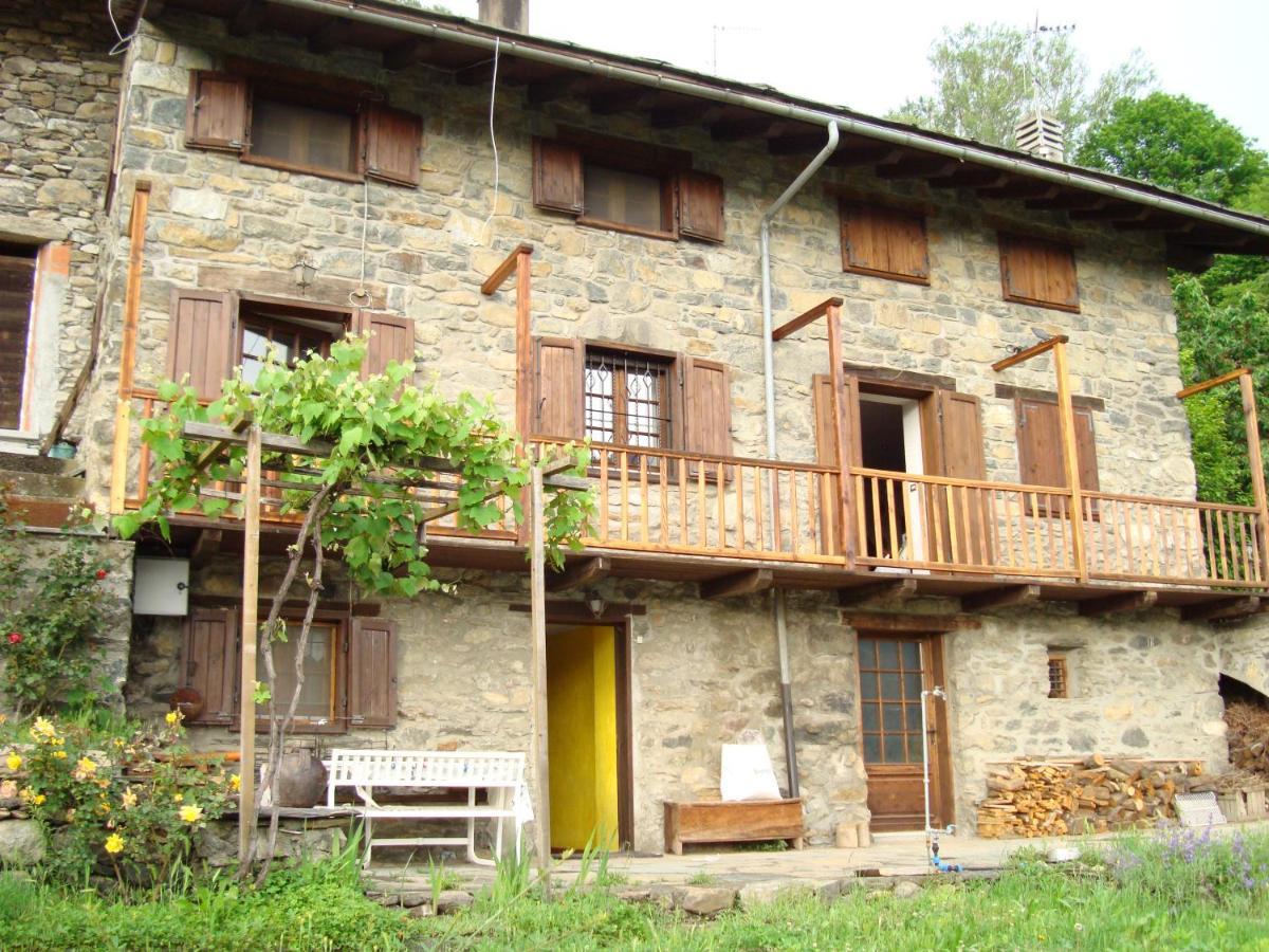 Апартаменты La Casa Di Martina Сент-Винсент Экстерьер фото